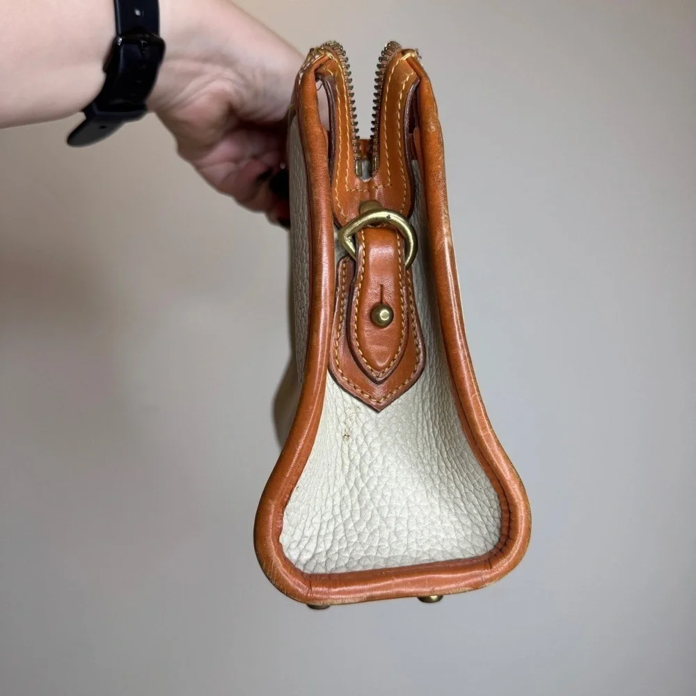 Dooney & Bourke Cream and Tan Leather Bag Vintage - Picture 10 of 15